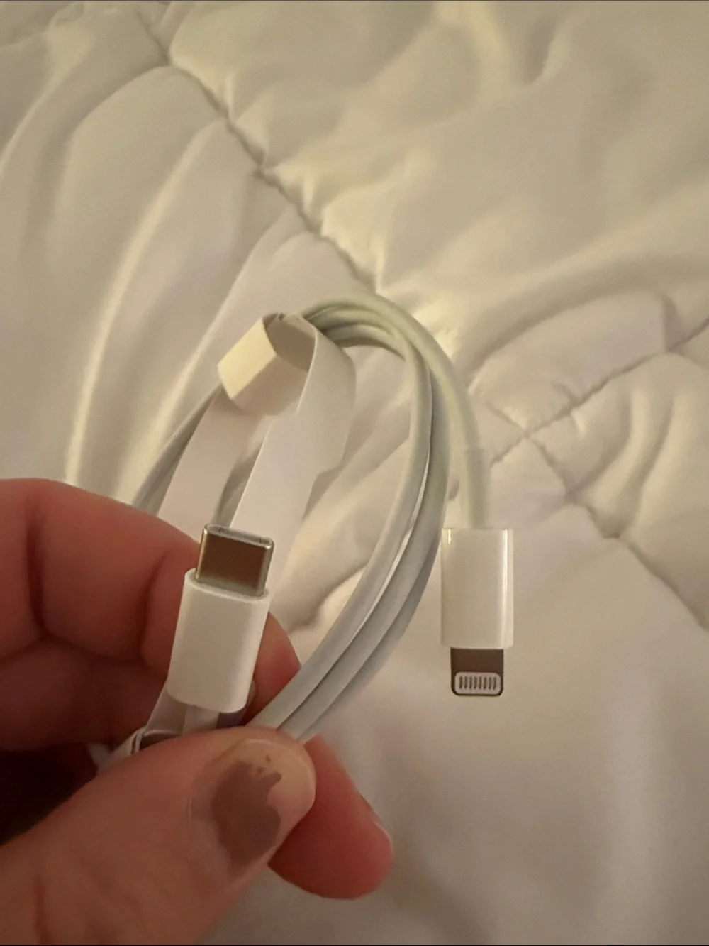USB-c to lightning charging cord